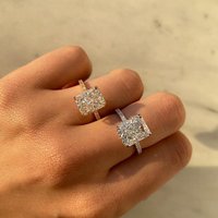 Women's Jewelry Ice Flower Cut Light Luxury Style Niche High End Design Sense Ring Female Super Flash