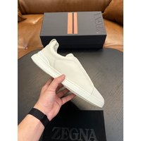 Giordano Casual Sneakers This Triple Stitch™ Low-top Sneakers Are Soft Cowhide Suede, Adding Sophistication Casual