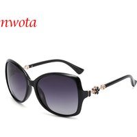 Small Flower Decorated Sunglasses High End Large Frame Elegant Retro Sunglasses Street Shooting Glasses