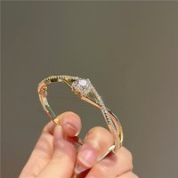 Electroplating 14K gold heart-shaped love bracelet elegant high-end light luxury bracelet gold jewelry