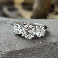 New Fashion Three Sparkling Zircon for Women's Proposal and Engagement Simulation Diamond Ring