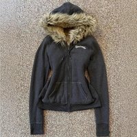 Y2k Vintage Puffer Vest Faux Fur Collar Embroidered Lettering Cropped Waist Cinching Design Polyester Quilted Jacket