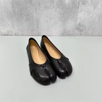 Tabi Split Toe For Women 2025 New Niche Pleated Ballet Pig Trotters Shallow Mouth Bow Flat Sole Shoes