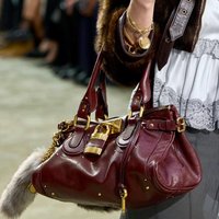 Vintage style Niche Retro Versatile Lock Studded Pillow Bag 2026 Winter Handbag Commuter Trendy Bag