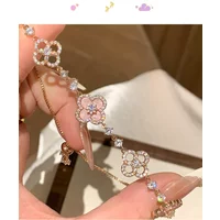 Pearl Petal Four Leaf Clover Bracelet Best Friend Bracelet Lightweight Luxury Unique Refined Hand Ring Jewelry