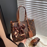 2025 Large Capacity Single Shoulder Tote New Commuter Light Luxury Crossbody Niche Women’s Bag