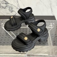 Internet Famous Thick And Soft Soled Velcro Beach Shoes For Women 2025 New Summer Style Casual Versatile Sandals With A