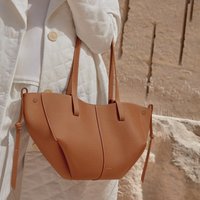 French Retro 2025 Niche Design Commuter Tote Bag High end Large capacity Casual Versatile Shoulder Bag