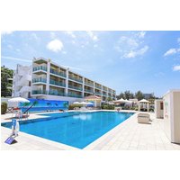 Onna - Kariyushi LCH. Resort