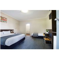 Adelaide - Links Hotel