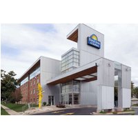 Milwaukee - Days Inn & Suites by Wyndham Milwaukee
