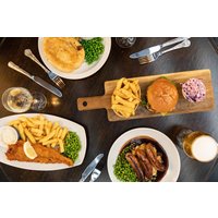 Gloucester - The New Inn by Roomsbooked