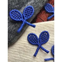 Gestickte Dunkelblaue Tennisschläger-Applikation, 1960Er Jahre Dekorative Blaue Tennisschläger-stickerei-Applikationen