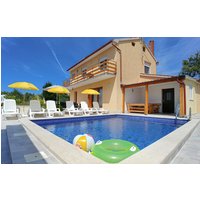 Holiday home - Pula-Muntic, Croatia