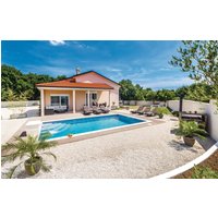 Holiday home - Pula-Sisan, Croatia