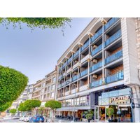 Numa Port Hotel