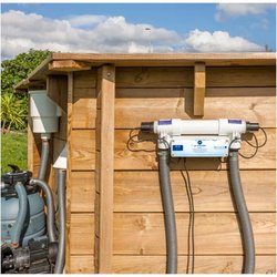 Gre UVC25 - Sistema Di Disinfezione Uv Per La Pulizia E Cura Di Piscine Fuori Terra E Interrate Fino A 25 M3. Trattamento Ecologico Per L'acqua Della Piscina Gre UVC25 - Sistema Di Disinfezione Uv Per La Pulizia E Cura Di Piscine Fuori Terra E Interrate Fino A 25 M3. Trattamento Ecologico Per L'acqua Della Piscina