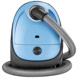 Nilfisk Aspirapolvere One Per Pavimenti E Tappeti - Aspirapolvere A Slitta Potente, Compatto E Leggero Con Filtro Hepa 10 - Blu Chiaro, 3L, 750 W (LBB10P05A-HB15) Nilfisk Aspirapolvere One Per Pavimenti E Tappeti - Aspirapolvere A Slitta Potente, Compatto E Leggero Con Filtro Hepa 10 - Blu Chiaro, 3L, 750 W (LBB10P05A-HB15)