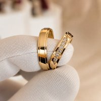 Par de alianças 4mm com 15 zircônias modelo Elo