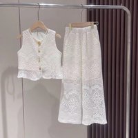 Mother & summer suit 2024 Korean lace hook flower light luxury temperament small fragrance style two piece suit trend