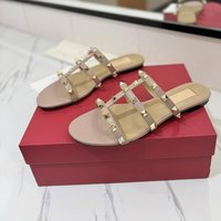 High Version V Home 2025 Rivet Slippers Summer Outdoor Wear Flat Bottomed Soft Bottom Fashionable