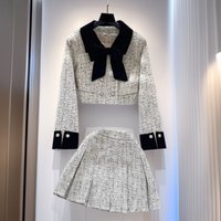 "Elegant Vintage Tweed Suit Set – High-Waisted Pleated Skirt & Contrast Trim Jacket (Greyish/Black, S-L)"
