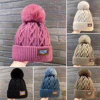 Winter Warme Mode Mützen Gestrickte Hüte Für Frauen Mädchen Faux Pelz Ball Wolle Skullies Caps Stickerei Kalt Proof Fleece Gefüttert Hut
