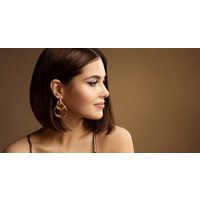 Wash, Cut & Blow Dry w/ Optional Deep Conditioning or Foils(Half Head)