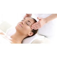 Relaxing Therapeutic Hot Oil Head Massage with Wash and Blow Dry