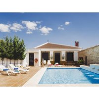 Holiday home in Porcuna from £252 per night