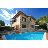 Holiday home in Radicondoli from £163 per night