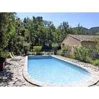 Holiday home in Luberon from £207 per night