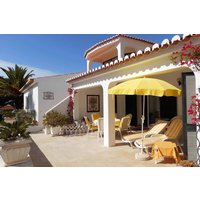 Holiday home in Lagoa from £250 per night