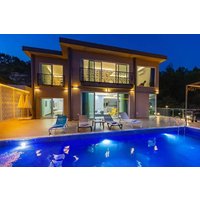 Holiday home in Kaş from £140 per night