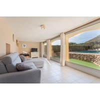 Holiday home in Camélas from £104 per night