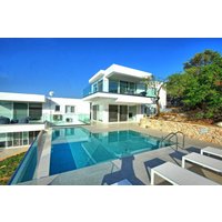 Holiday home in Corfu from £248 per night