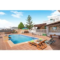 Holiday home in Tías from £105 per night