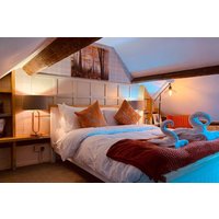 Holiday home in Stroud from £168 per night
