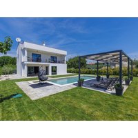 Holiday home in Kanfanar from £161 per night