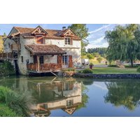 Holiday home in Cancon from £394 per night