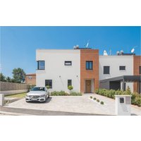 Holiday apartment in Zbandaj from £134 per night