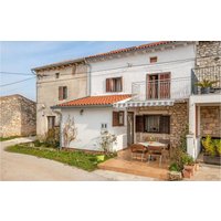 Holiday home in Marčana from £86 per night