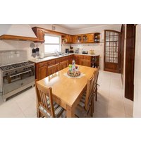 Holiday home in Capelas from £182 per night