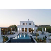 Holiday home in Naxos from £633 per night