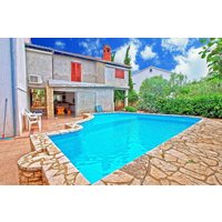 Holiday apartment in Fazana from £249 per night