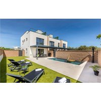 Holiday home in Peroj from £198 per night