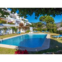 Holiday apartment in Benahavís from £104 per night
