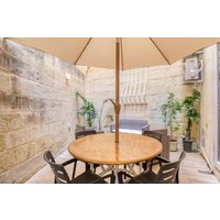 Holiday apartment in Cospicua from £83 per night