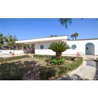 Holiday home in Val di Noto from £55 per night