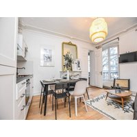 Holiday apartment in Paris from £433 per night